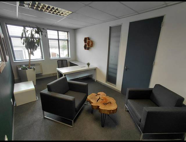 23M² OFFICE TO LET IN FOURWAYS